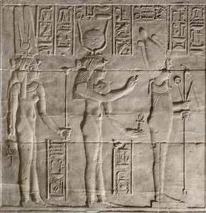 Relieves del santuario interior del templo de Philae, Asuán, Egipto