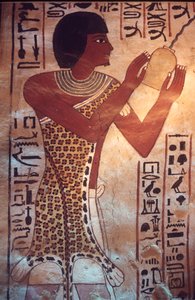 Antiguo Egipto, Tumba de Sennufer, Tebas, Luxor, Pintura mural, fresco, mural, hijo de Sennufer presidiendo el banquete funerario, vistiendo túnica de piel de leopardo. de Egyptian Egyptian