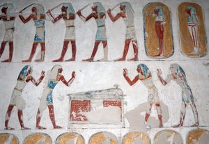 Hombres armados y figura ante un sarcófago, Valle de los Reyes, Luxor de Egyptian Egyptian