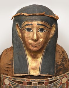 Momia de Nesmin (detalle de la máscara de la momia con corona de plantas), 200-30 a.C.