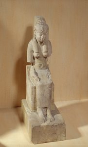 Estatua de la diosa Rattawy, de Medamud de Egyptian Ptolemaic Period