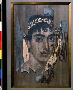 Antigüedad egipcia: "Retrato fúnebre de un joven ante el aurole dorado", siglo II (pintura sobre madera) de Egyptian School