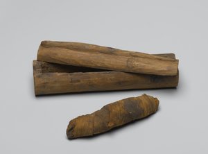 Pequeño ataúd de serpiente, con momia, 664 a.C.-322 a.C.