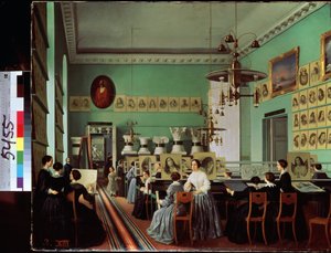 Vista de la sección femenina de la Escuela de Dibujo de San Petersburgo. Estudiantes en sus caballetes, pintando retratos, rodeados de yesos. Pintura de Ekaterina Nikola de Ekaterina Khilkova