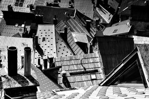 Tejados geométricos de la ciudad de Elena Raceala
