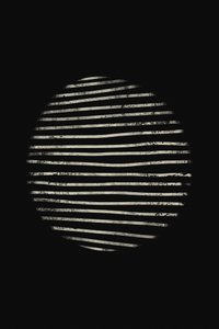 Orbe celestial rayado de Ema Paraschiv