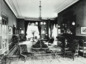 18 Addison Road: sala de dibujo, 1890 de English Photographer