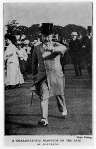 Una instantánea característica del difunto Dr. Barnado (1845-1905) de English Photographer