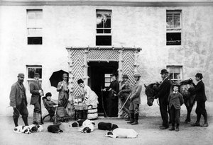 Fiesta de caza en una casa de campo, c.1890 de English Photographer