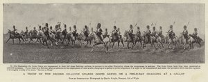 Una tropa de los segundos Dragones de la Guardia (Scots Greys) en un día de campo cargando a galope de English Photographer