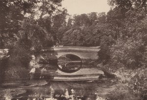 Arundel: Mill Bridge (fotografía en b/n) de English Photographer