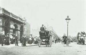 Estación de Baker Street, Marylebone Road, Westminster LB: mirando al este por Baker Street, 1895 de English Photographer