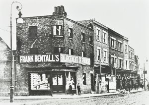 Bentalls, Clarence Street, Kingston: vista general, 1890 de English Photographer