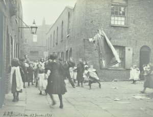 Bishops Court: vista general, Londres, 1899 de English Photographer