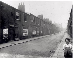 Byron Street, Leylands, Leeds, 14 de agosto de 1935 de English Photographer