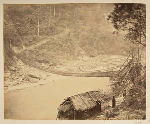 Puente colgante de caña sobre Teesta, en dirección a Bhootan.  Vistas de Darjeeling. 1870 de English Photographer