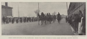 El representante de China en la coronación, el príncipe Tsai Chen, escoltado por la Artillería Real a Caballo, saliendo de Shanghái