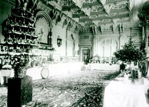 Mesas de Navidad en la Sala Durbar en Osborne House, 1900 de English Photographer