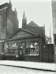 Evelyn Street: por Deptford High Street, Londres, 1899 de English Photographer