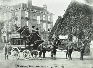 Garratt Lane: El antiguo salón parroquial, 1887 de English Photographer