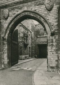 Puerta del Castillo de Lincoln, mostrando la Ventana de John O