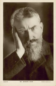 George Bernard Shaw, dramaturgo irlandés (foto b/n) de English Photographer