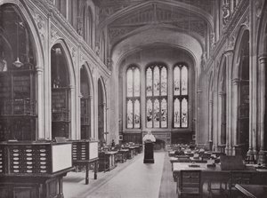 Biblioteca del Ayuntamiento, con Busto de Chaucer
