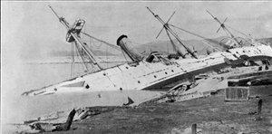 El balandro H.M. Phoenix varado por el tifón de Hong Kong, ilustración de The Graphic, 27 de octubre de 1906 de English Photographer