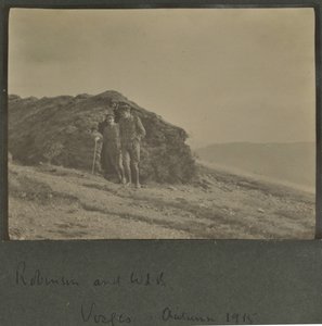 Harold Roper Robinson y William Lawrence Bragg, Vosges, otoño de 1915 de English Photographer