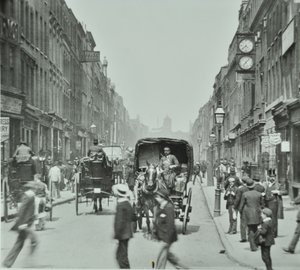 Hatton Garden: mirando al norte desde Holborn Circus, Londres, 1895 de English Photographer