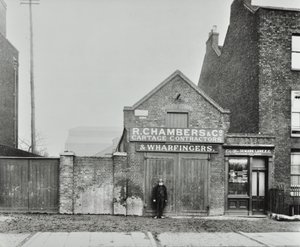 High Street, North Woolwich; luego Pier Road, 1899 de English Photographer