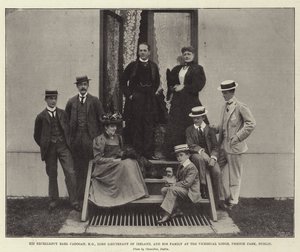 Su Excelencia el Conde Cadogan, KG, Lord Teniente de Irlanda, y su familia en la Residencia Virreinal, Phoenix Park, Dublín
