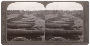 Cientos de cañones alemanes capturados en un parque de armas en Bruselas (impresión estereoscópica) de English Photographer