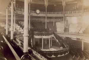 Interior del Tabernáculo de Spurgeon de English Photographer