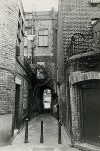 Jack el Destripador: Woods Buildings, Whitechapel Road de English Photographer