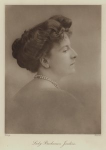 Lady Buchanan Jardine (foto en blanco y negro) de English Photographer