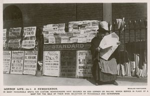 Vida en Londres, un vendedor de periódicos de English Photographer