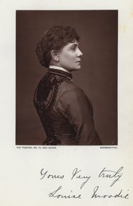 Louise Moodie (foto en blanco y negro)