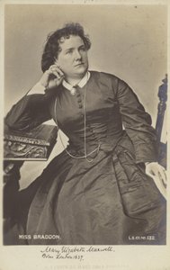 Mary Elizabeth Braddon de English Photographer