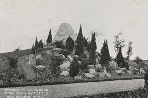 Memorial a la 29ª División en el campo de batalla del Somme, cerca de Beaumont Hamel de English Photographer
