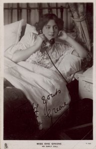 Miss Evie Greene: Una llamada temprana de English Photographer