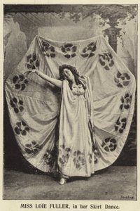 Señorita Loie Fuller, en su Baile de Faldas de English Photographer