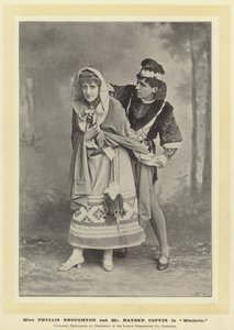 Miss Phyllis Broughton y Mr Hayden Coffin en Marjorie de English Photographer