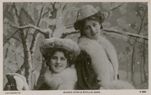 Señoritas Zena y Phyllis Dare