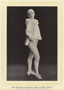 Mlle Jane May, como Pierrot en Mons y Mdme Pierrot