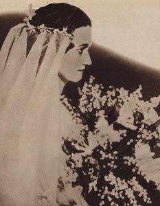 Sra. Simpson en el momento de su primer matrimonio en 1916 con el Teniente Winfield Spencer de la Fuerza Aérea de EE.UU.