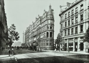 Northumberland Avenue, 1895 de English Photographer