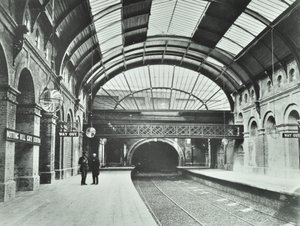 Notting Hill Gate Underground Station: vista de las plataformas y la vía, 1868