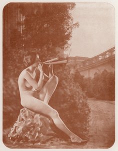 Arte nudista: La Musa (foto b/n)