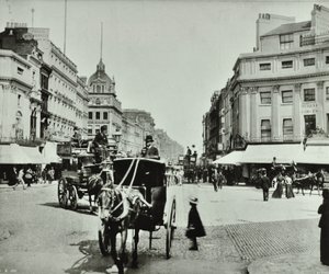 Oxford Circus, Westminster LB: mirando al este, 1890 de English Photographer
